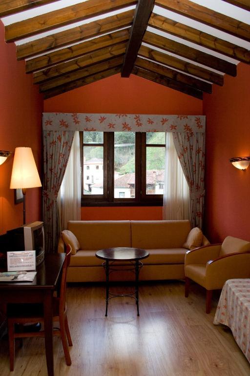 Hotel Torrepalacio Proaza Ngoại thất bức ảnh